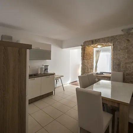 Apartments Vinjerac Виньерац