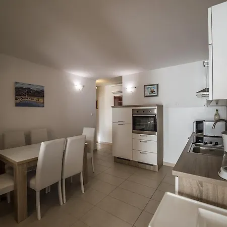 Apartments Vinjerac Виньерац