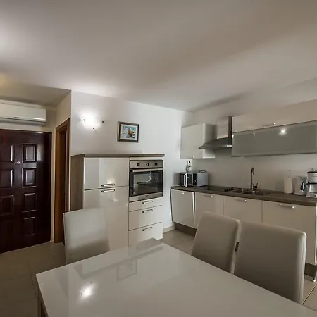 Гостевой дом Apartments Vinjerac Виньерац